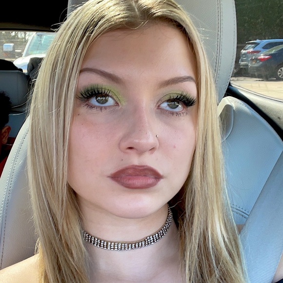 Meet your Posher, Victoria - Picture 1 of 1